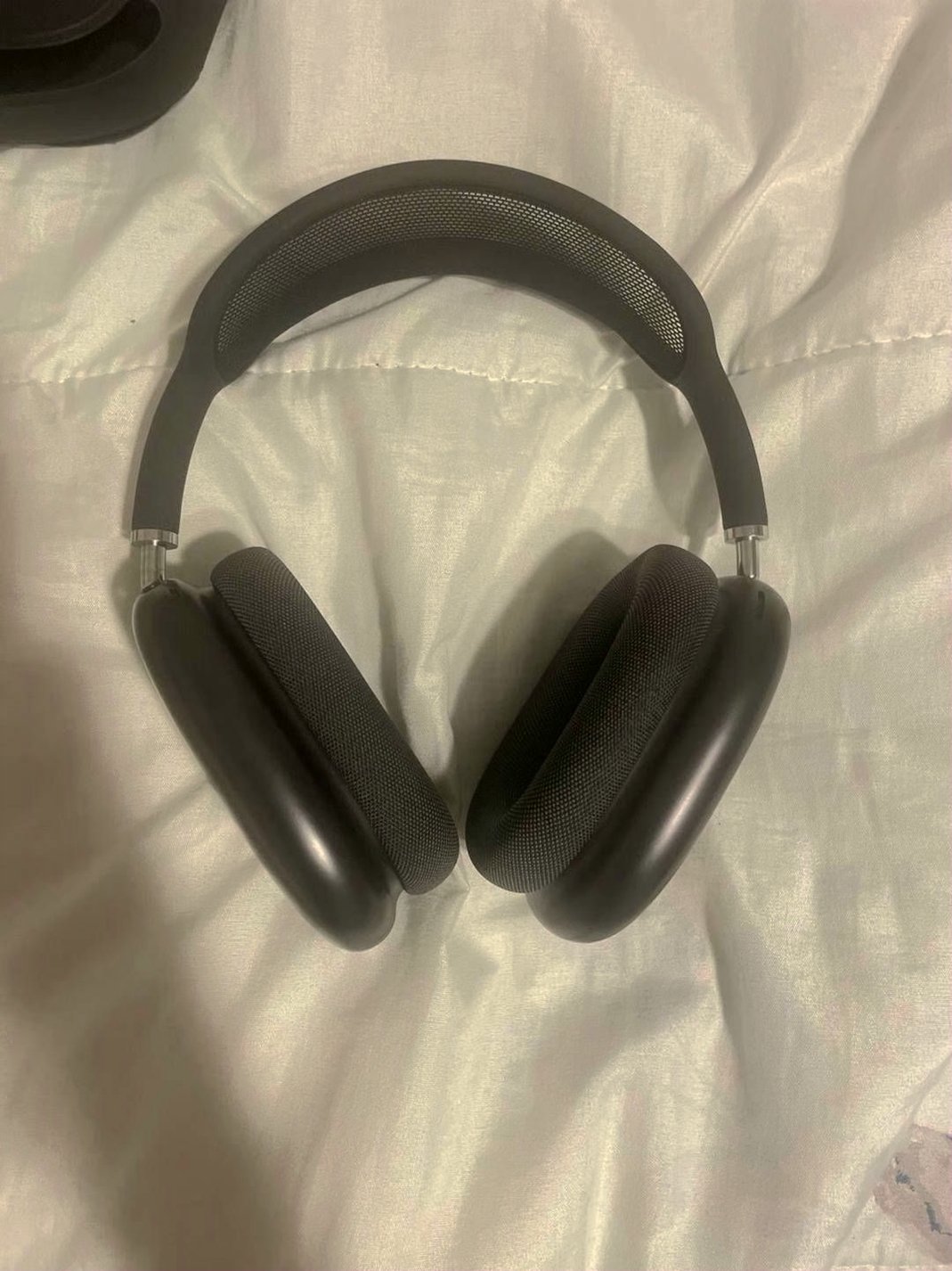 Apple AirPod Max 2X38 Gray Unlocked - Used image 4