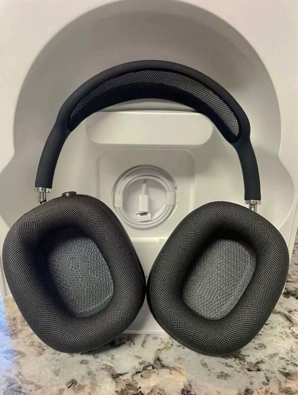 Apple AirPods Max 1J95 Silver Used image 3