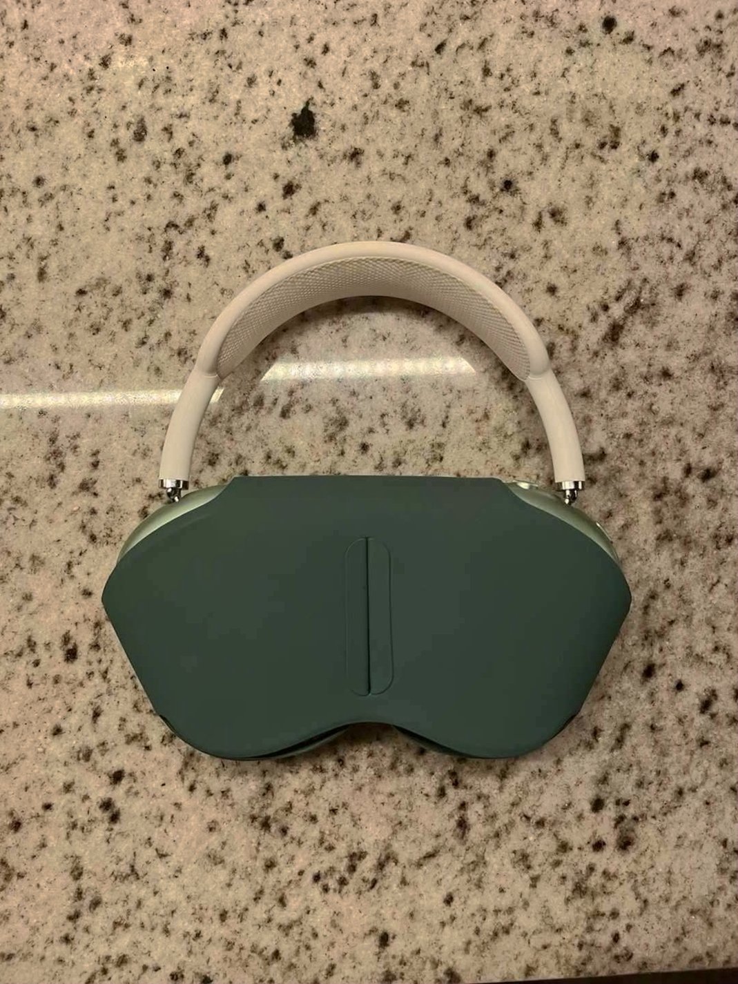 Apple AirPods Max Green Unlocked - Used