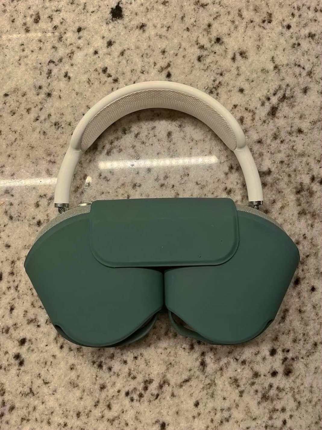 Apple AirPods Max Green Unlocked - Used image 2