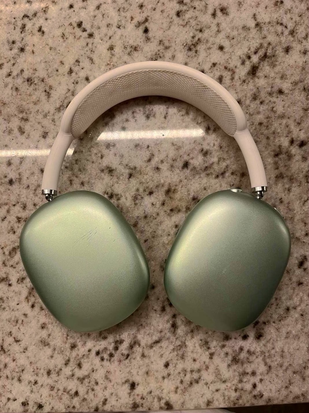 Apple AirPods Max Green Unlocked - Used image 4