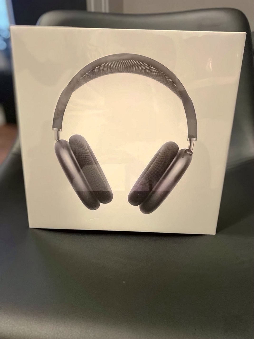 Apple AirPods Max 8E28 Unlocked - Used