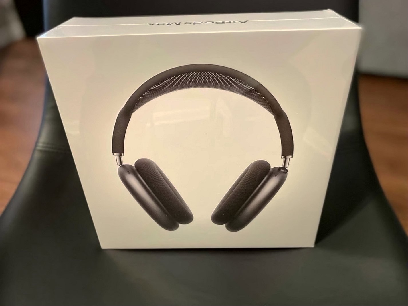 Apple AirPods Max 8E28 Unlocked - Used image 3