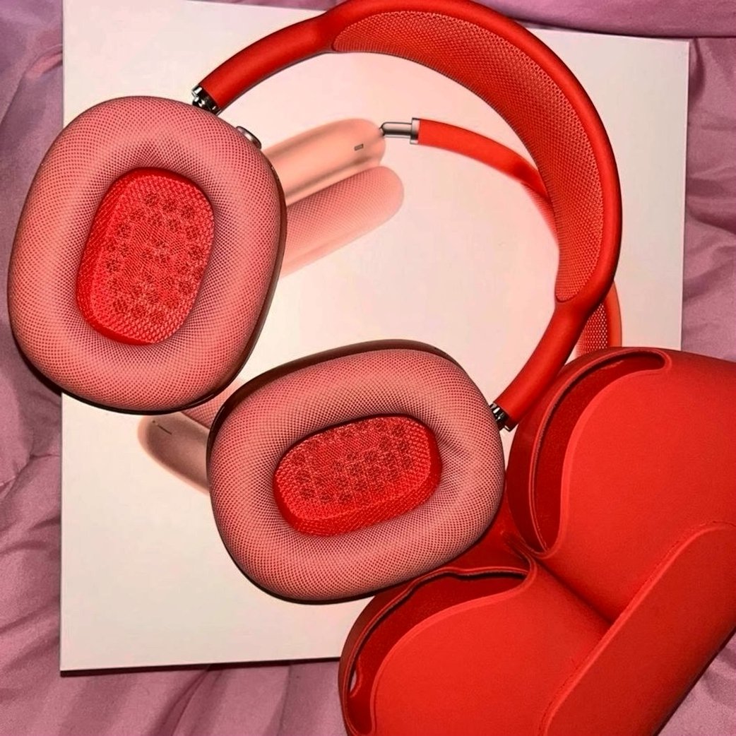 Apple AirPods Max Pink Unlocked - Used image 2