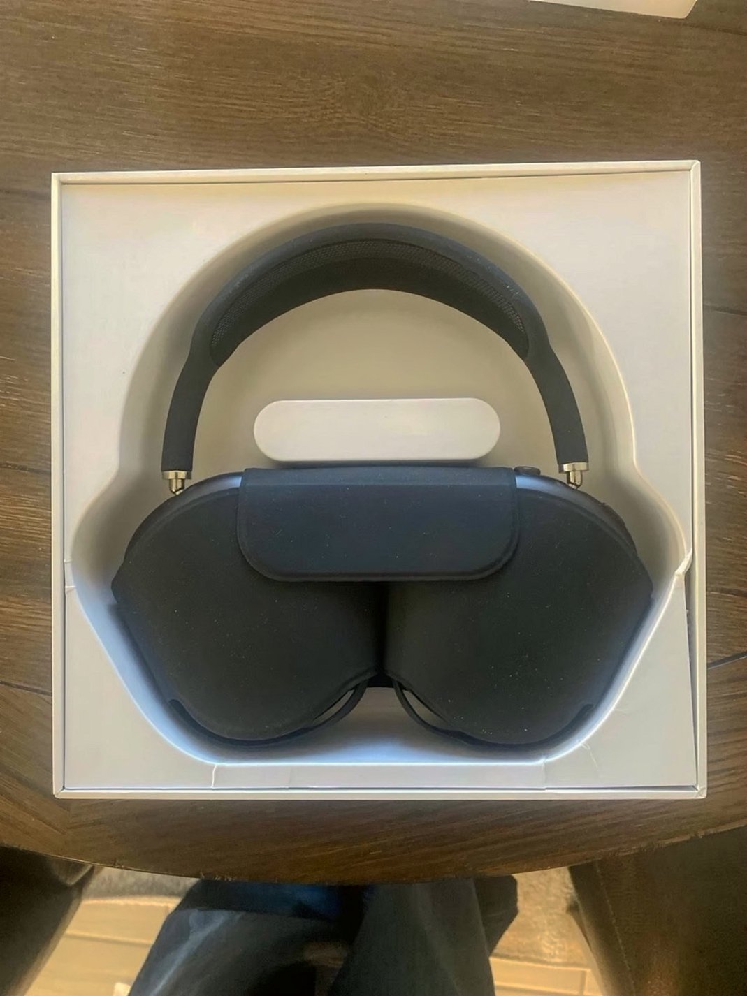 Apple Airpods Max 7N95 Black Unlocked Used image 5