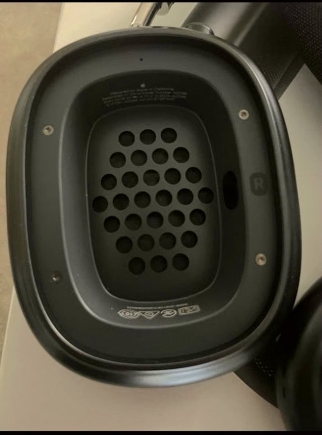 Apple AirPods Max Black Unlocked - Used image 4