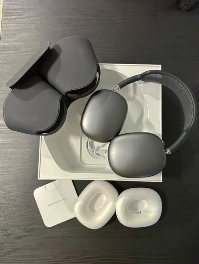 Apple AirPods Max Black Unlocked - Used image 5