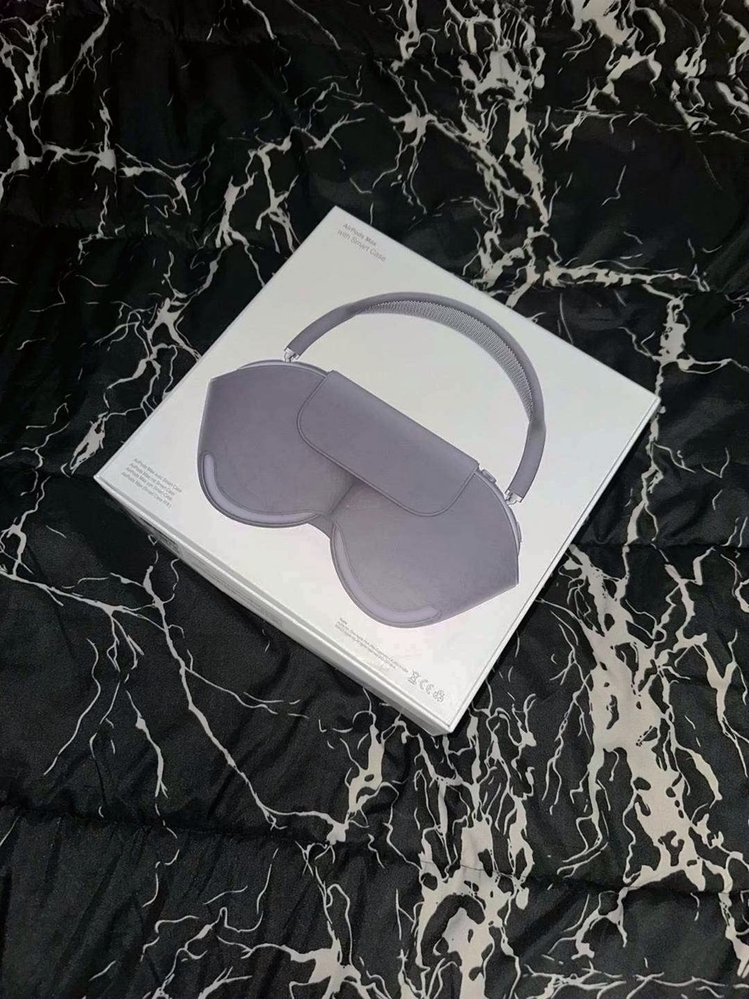 Apple AirPods Max 6X35 Black Unlocked - Used image 2