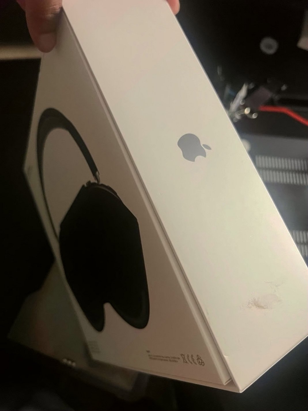 Apple AirPods Max Grey Unlocked - Used image 3