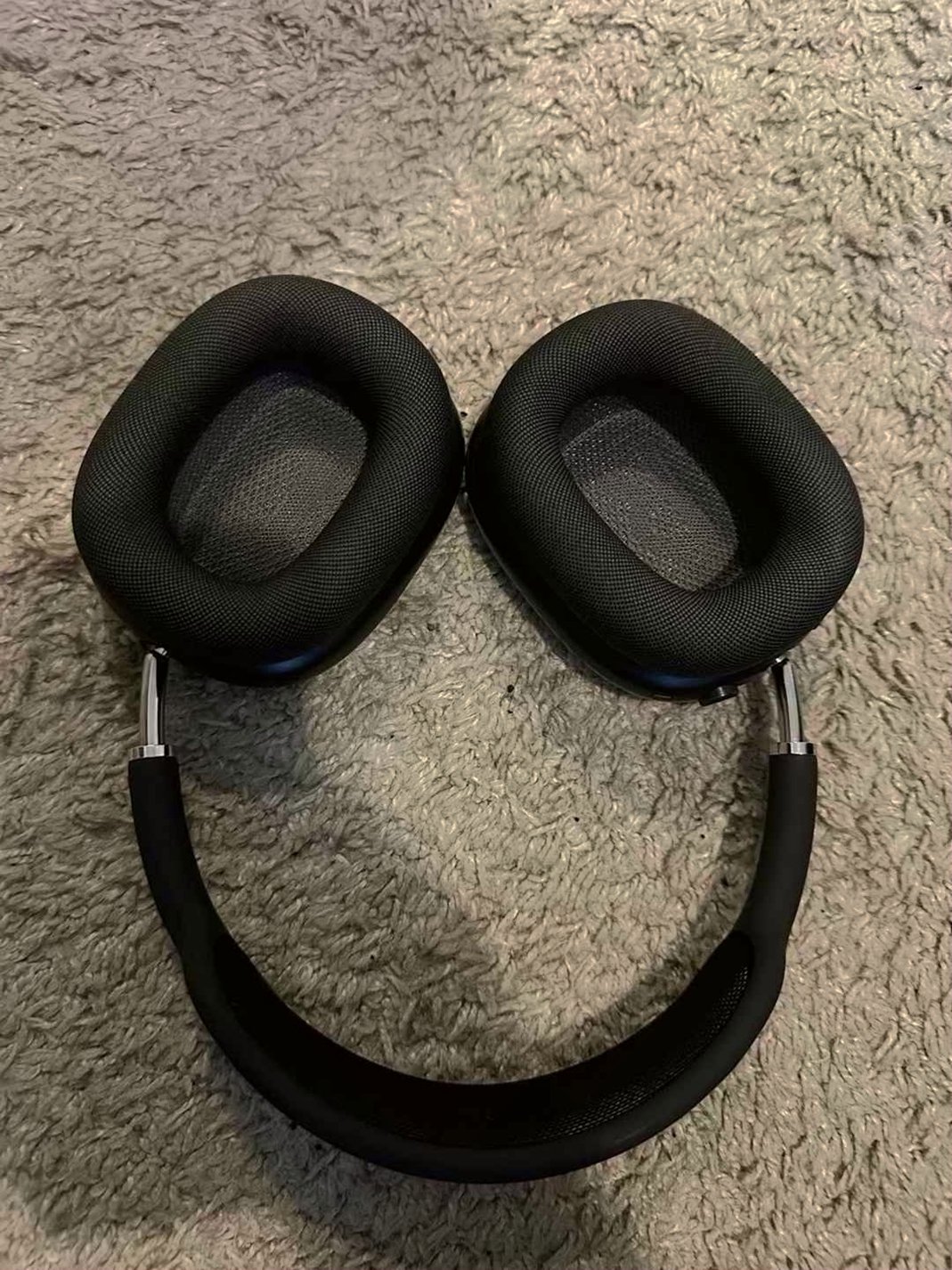 Apple AirPods Pro Max 8Y66 Used image 2