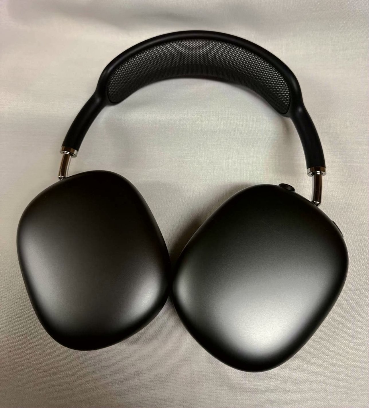 Apple AirPods Max Space Gray Used - Like New image 3