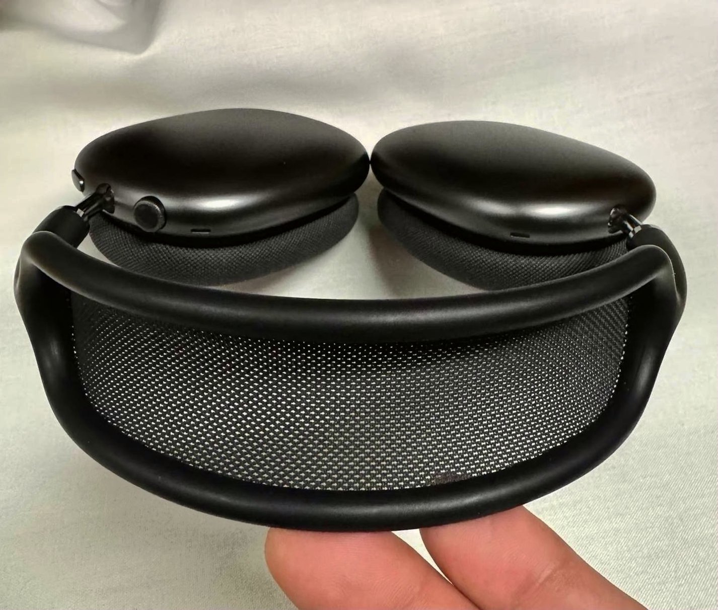 Apple AirPods Max Space Gray Used - Like New image 4