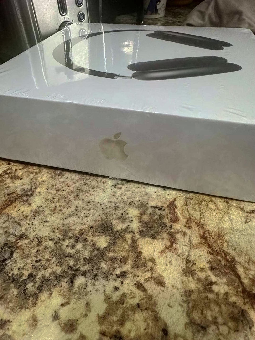 Apple Airpods Max 9B52 Black Unlocked - Used image 2
