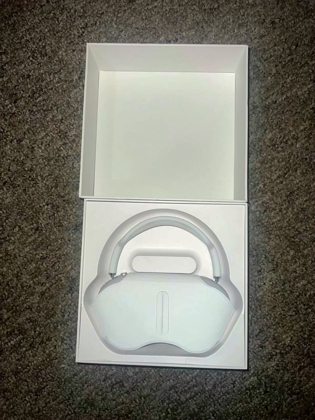 Apple AirPods Max 8A32 Space Gray Used image 3