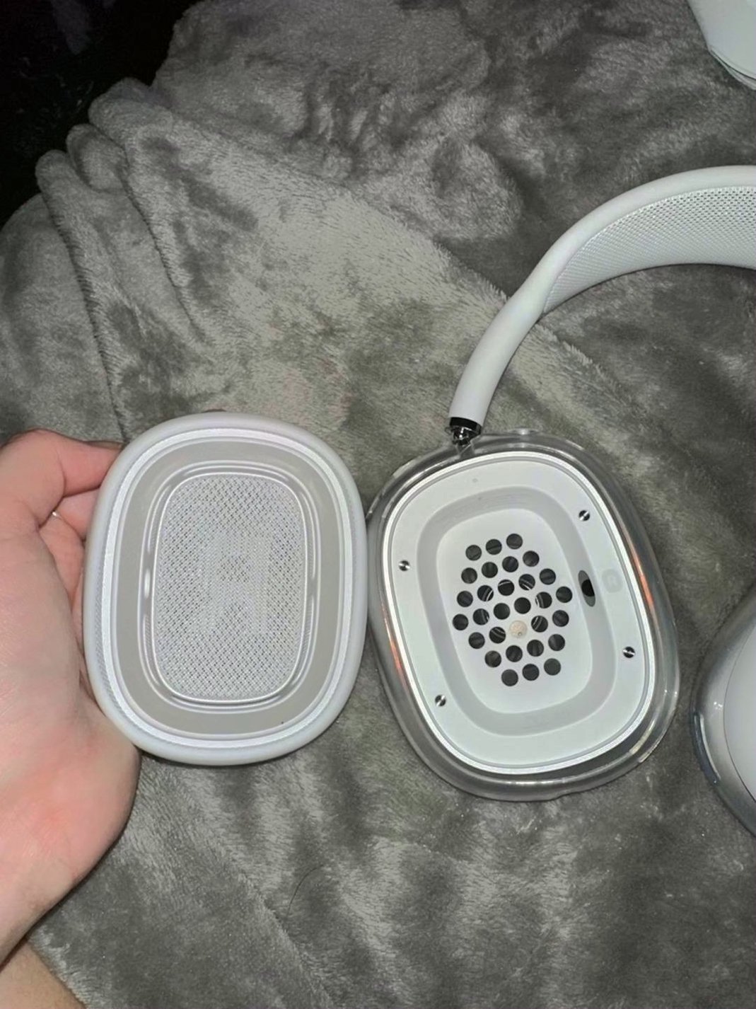 Apple AirPods Max Silver Unlocked - Used image 4