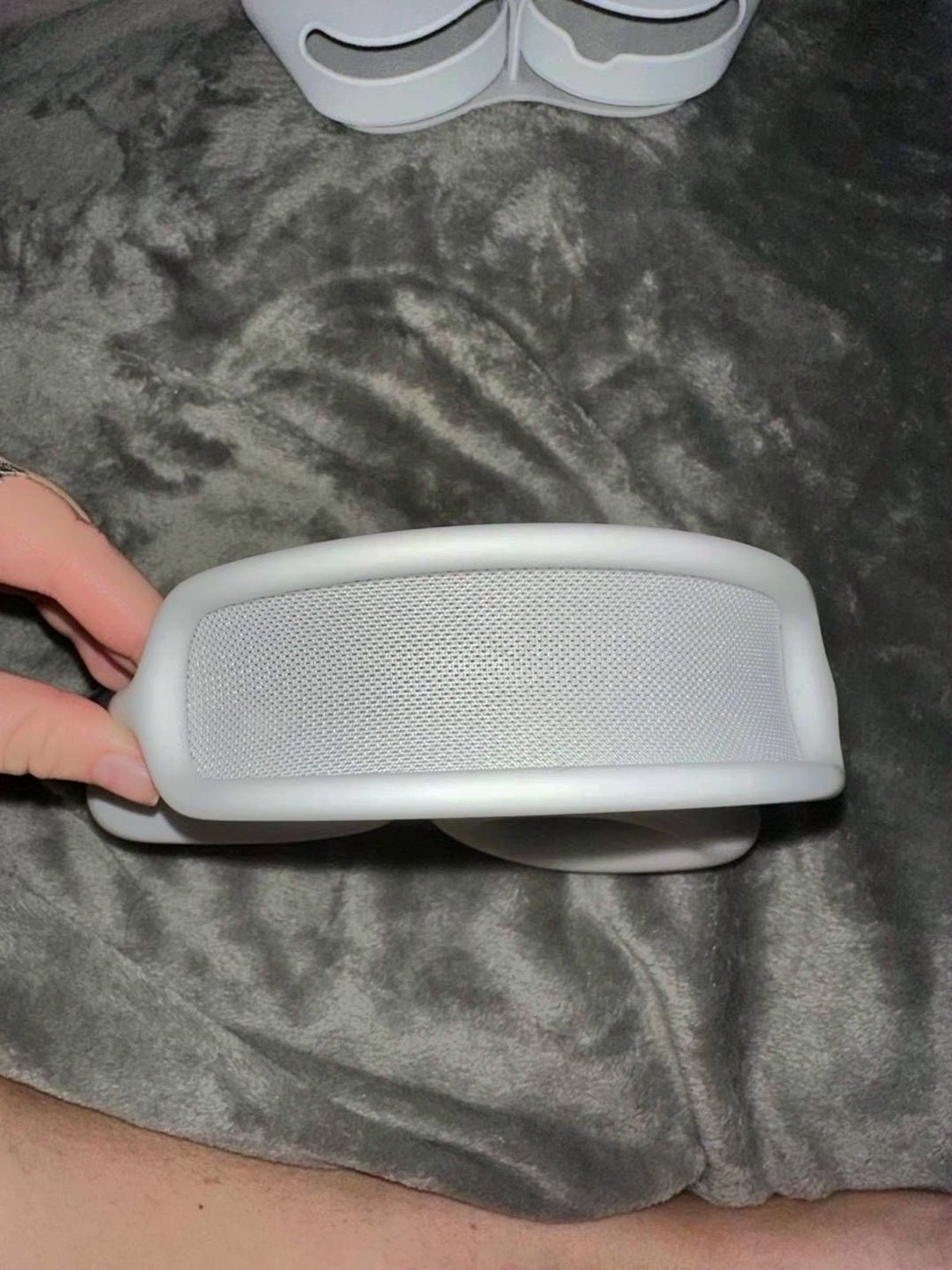 Apple AirPods Max Silver Unlocked - Used image 5
