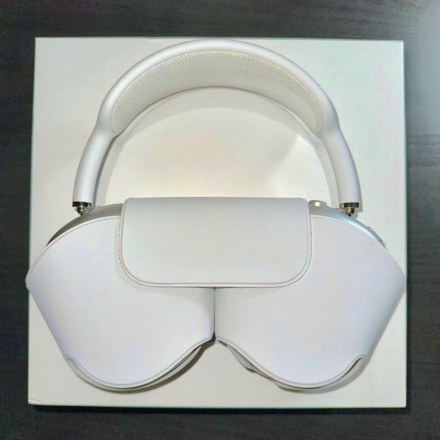 Apple AirPods Max Silver Unlocked - Used
