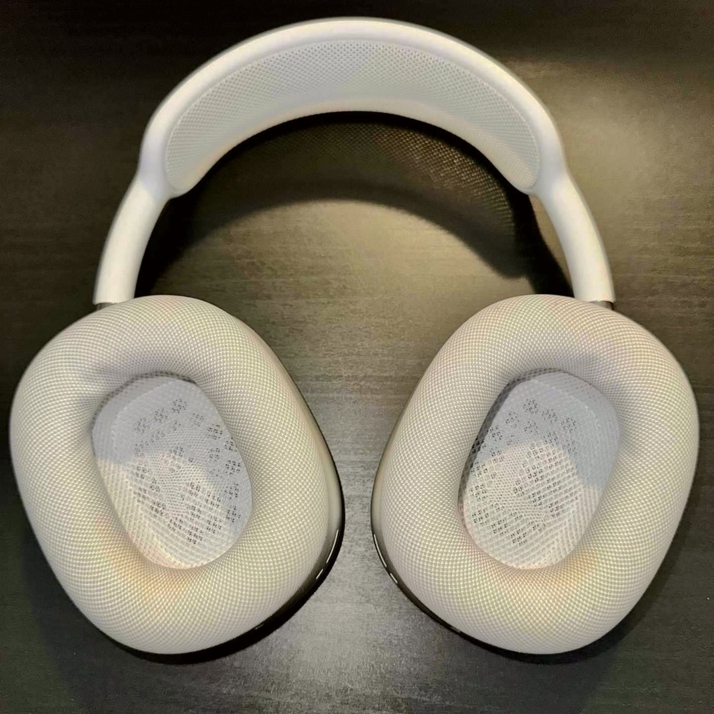 Apple AirPods Max Silver Unlocked - Used image 3