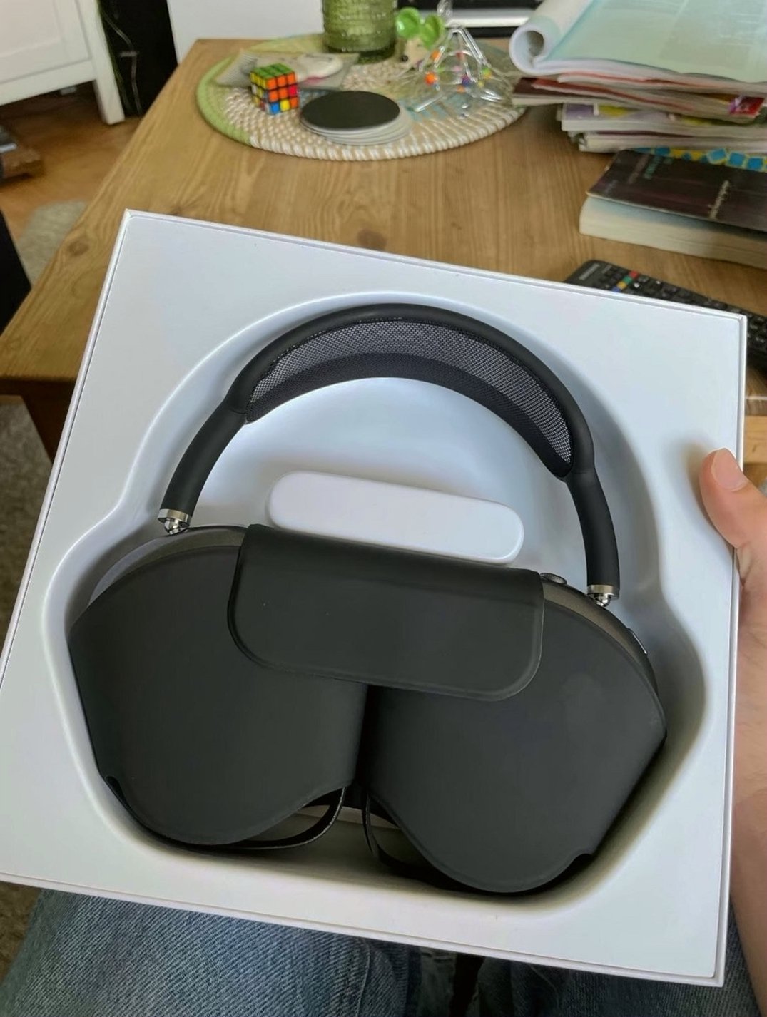 Apple AirPods Max 1W25 Unlocked - Used image 2