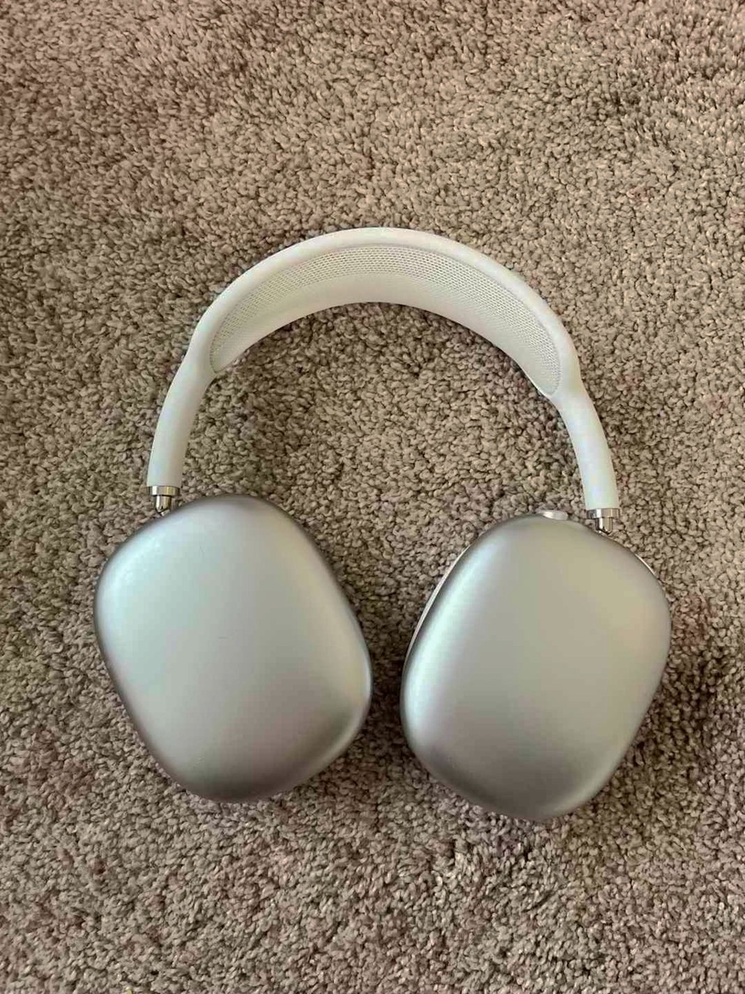 Apple AirPods Max White Unlocked - Used image 2
