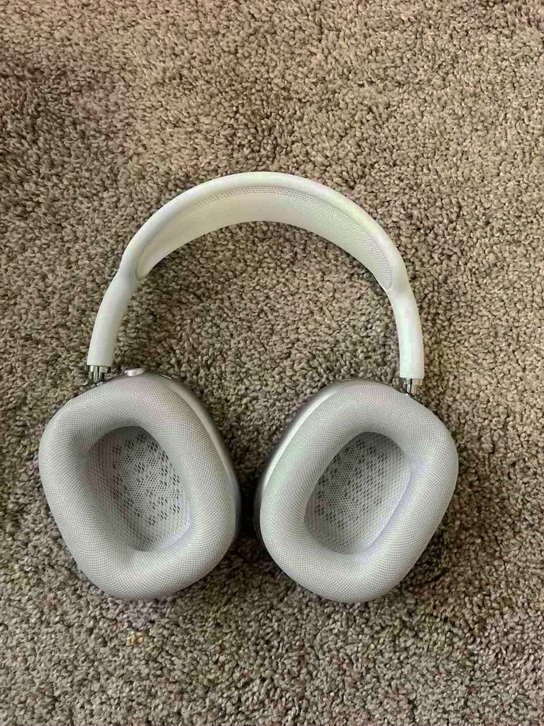 Apple AirPods Max White Unlocked - Used image 3