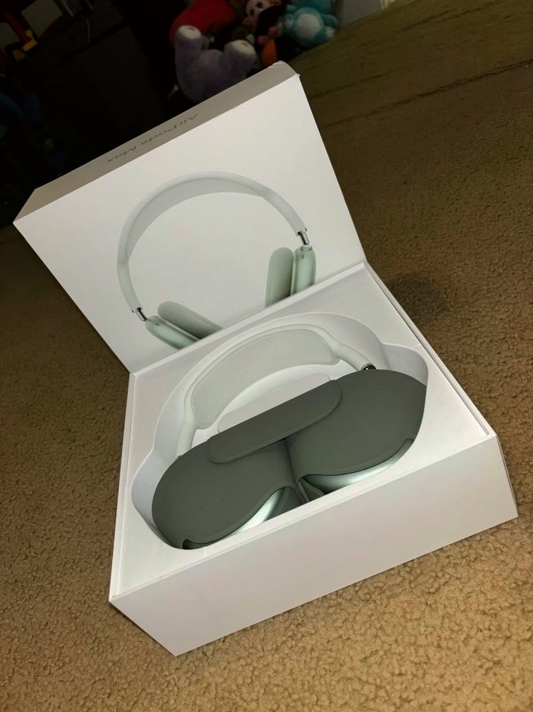 Apple AirPods Max 9F56 Sage Green - Used image 2