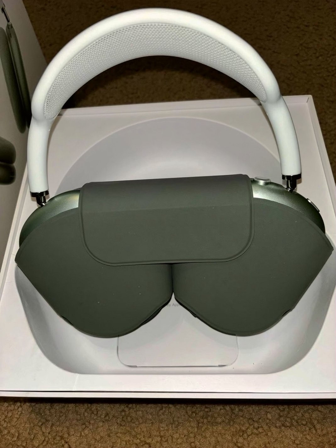 Apple AirPods Max 9F56 Sage Green - Used image 3