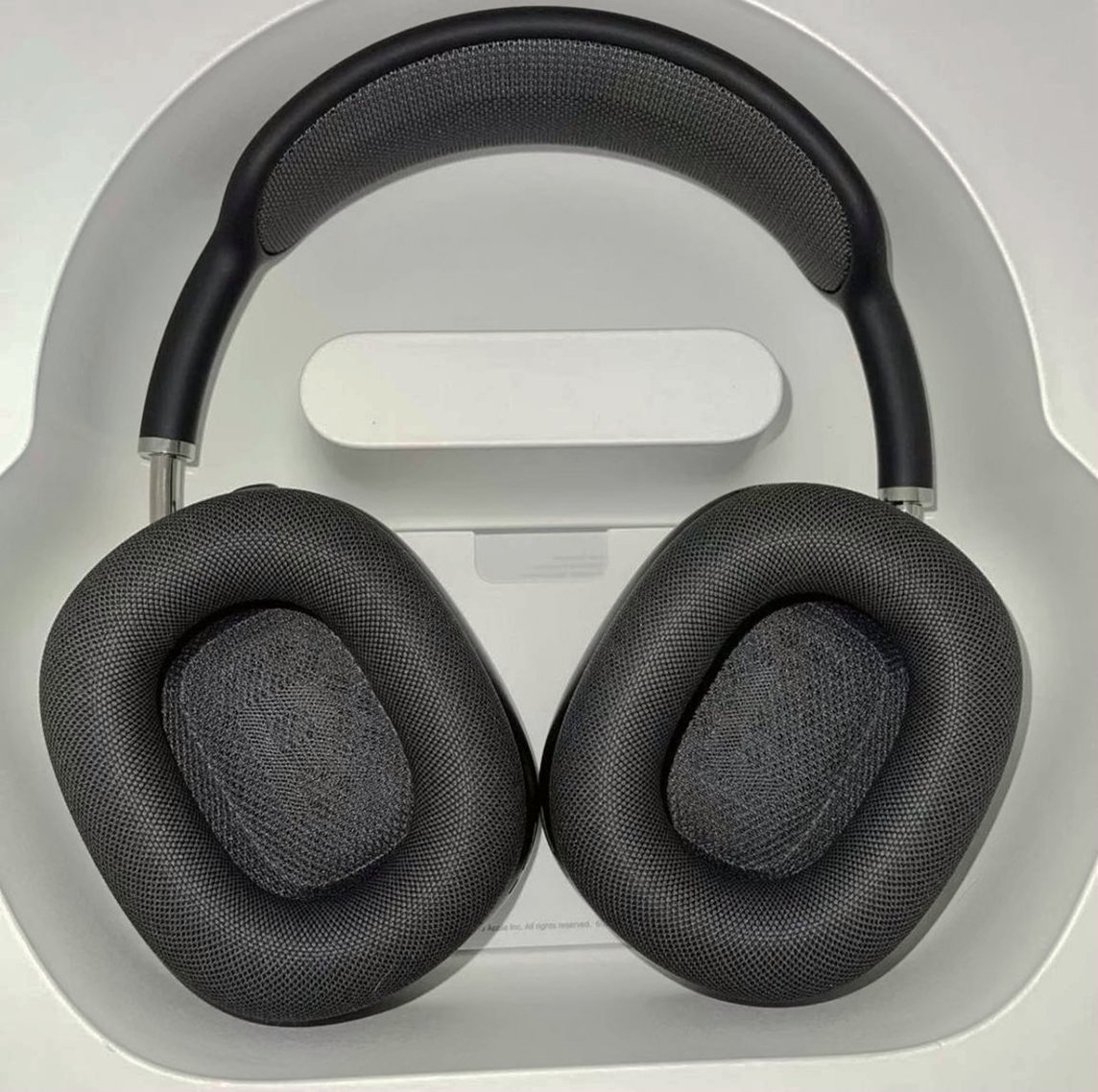 Apple AirPods Max Space Gray Unlocked - Used