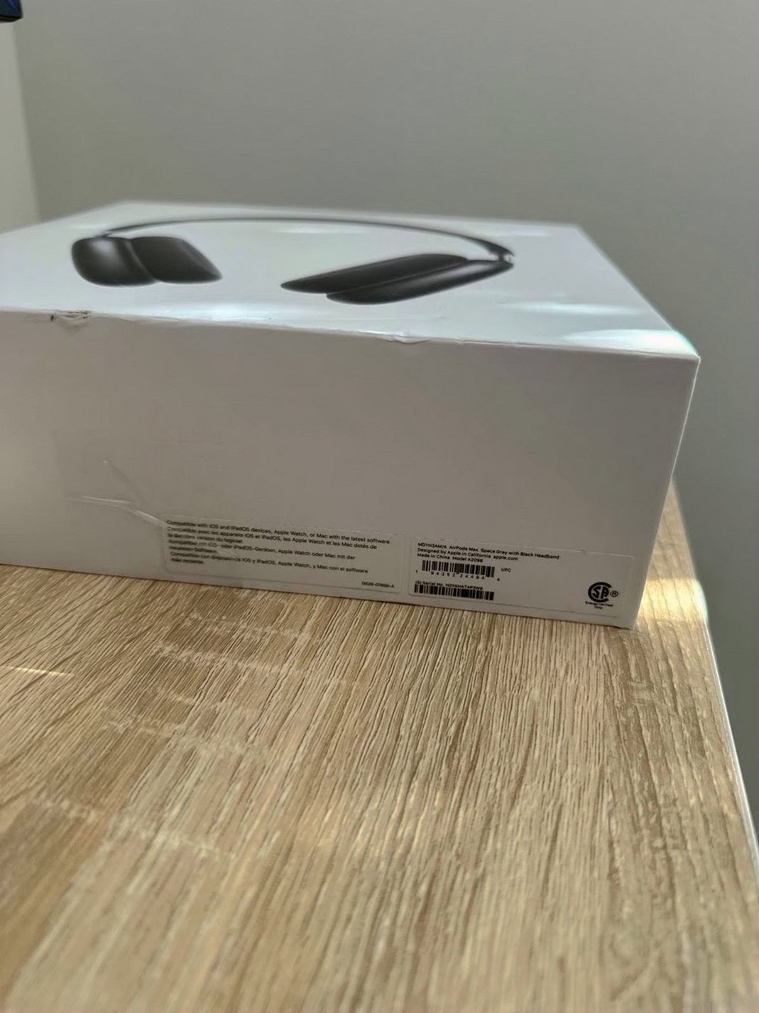 Apple AirPods Max Space Gray Unlocked - Used image 4
