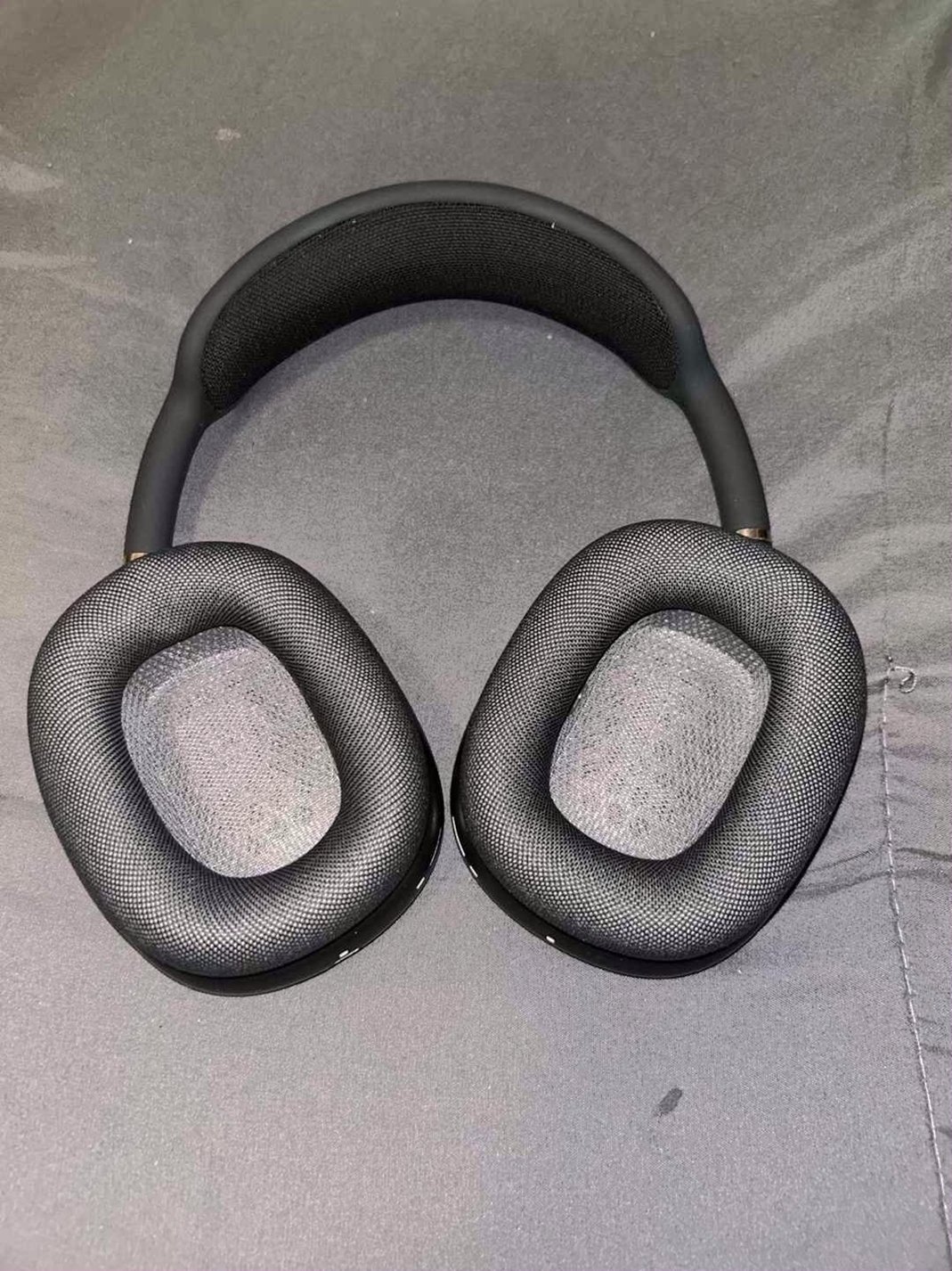 Apple AirPods Max Space Gray Unlocked - Used image 5