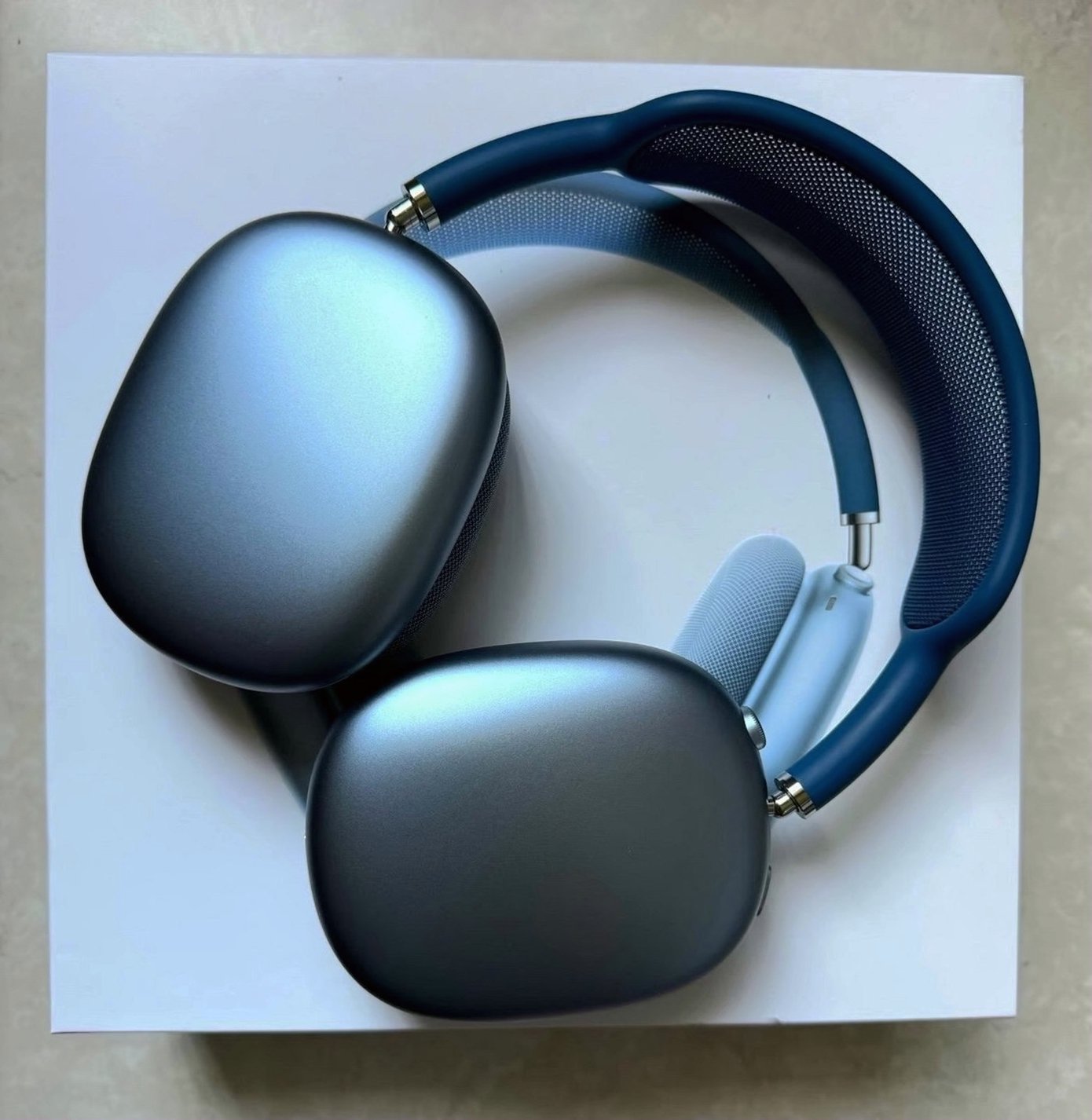 Apple AirPods Max Sky Blue Unlocked - Used