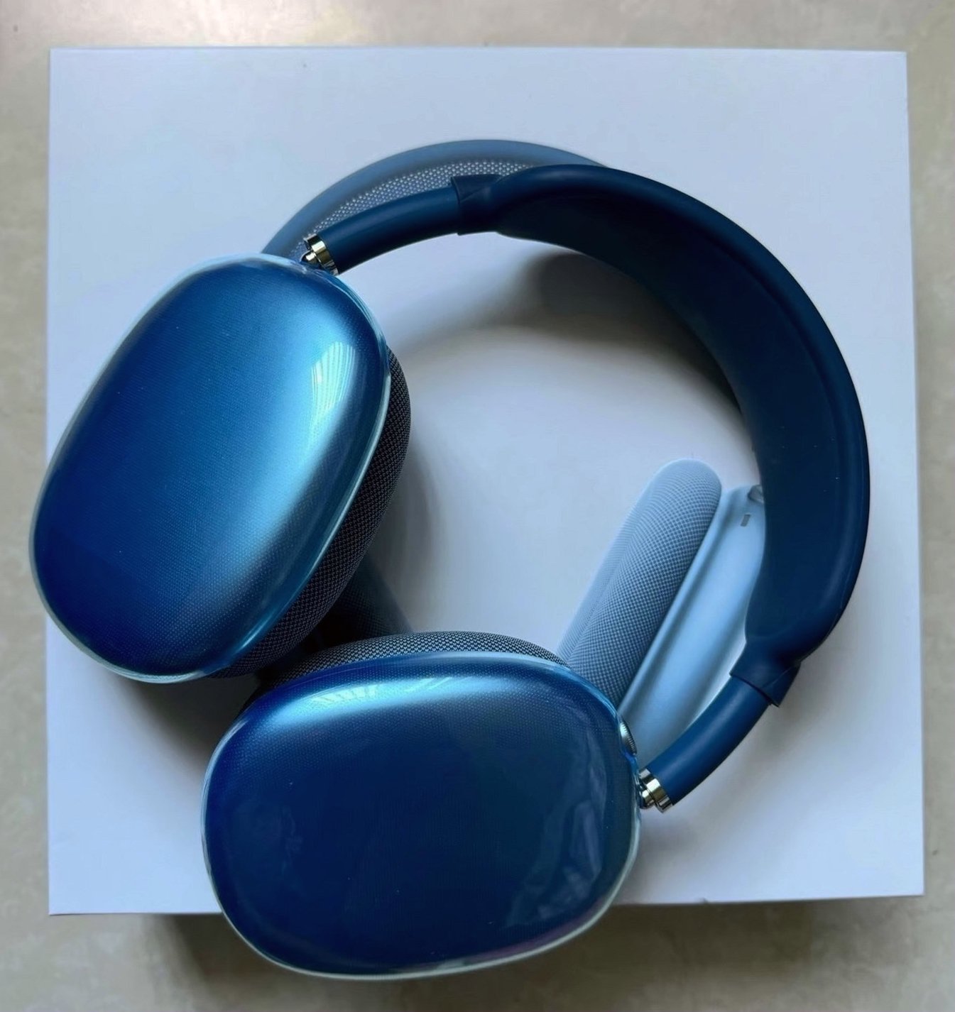 Apple AirPods Max Sky Blue Unlocked - Used image 2
