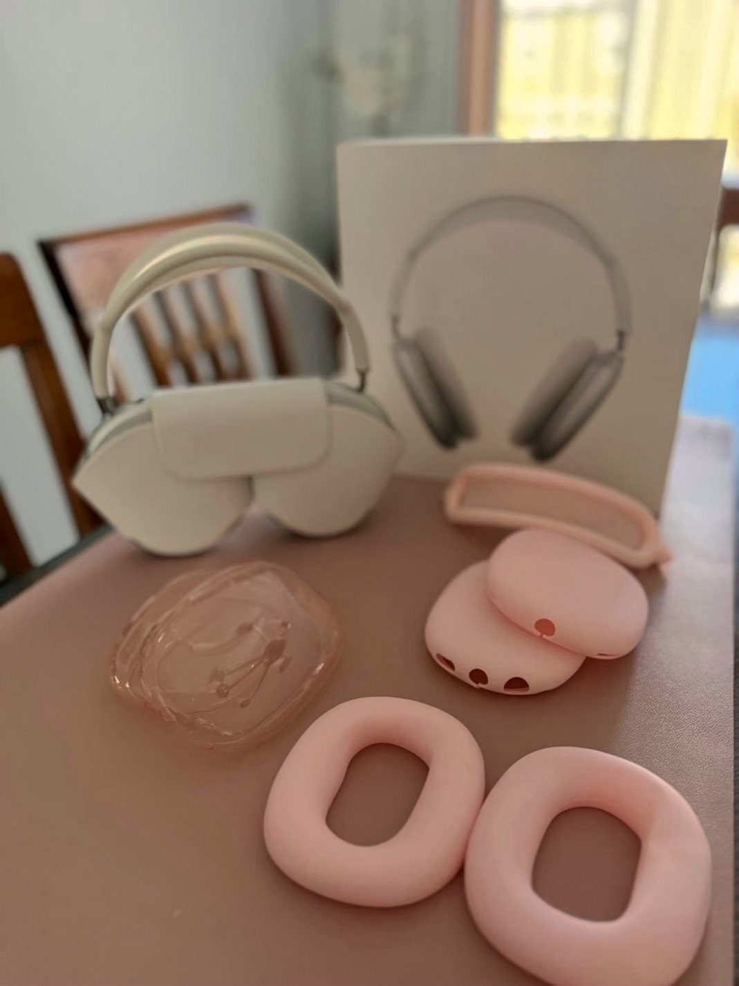 Apple AirPods Max 5T75 White/Silver Used - Refurbished A Grade image 2