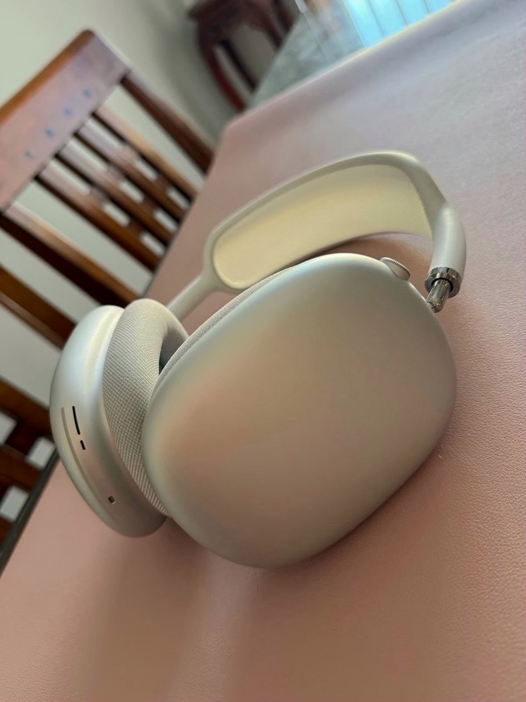 Apple AirPods Max 5T75 White/Silver Used - Refurbished A Grade image 3