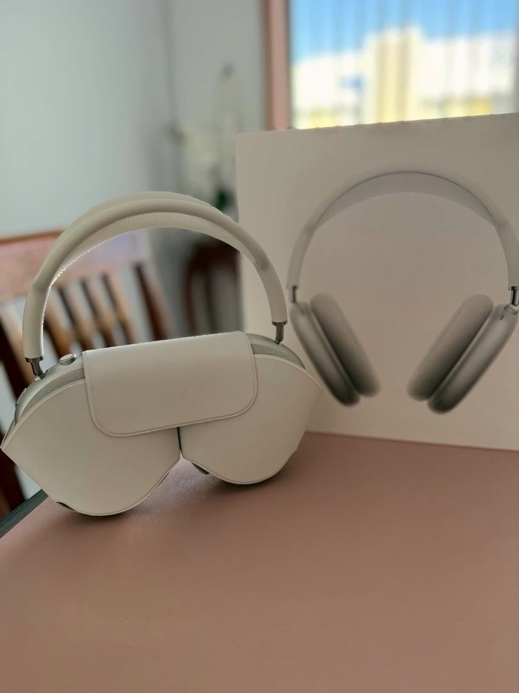 Apple AirPods Max 5T75 White/Silver Used - Refurbished A Grade image 5
