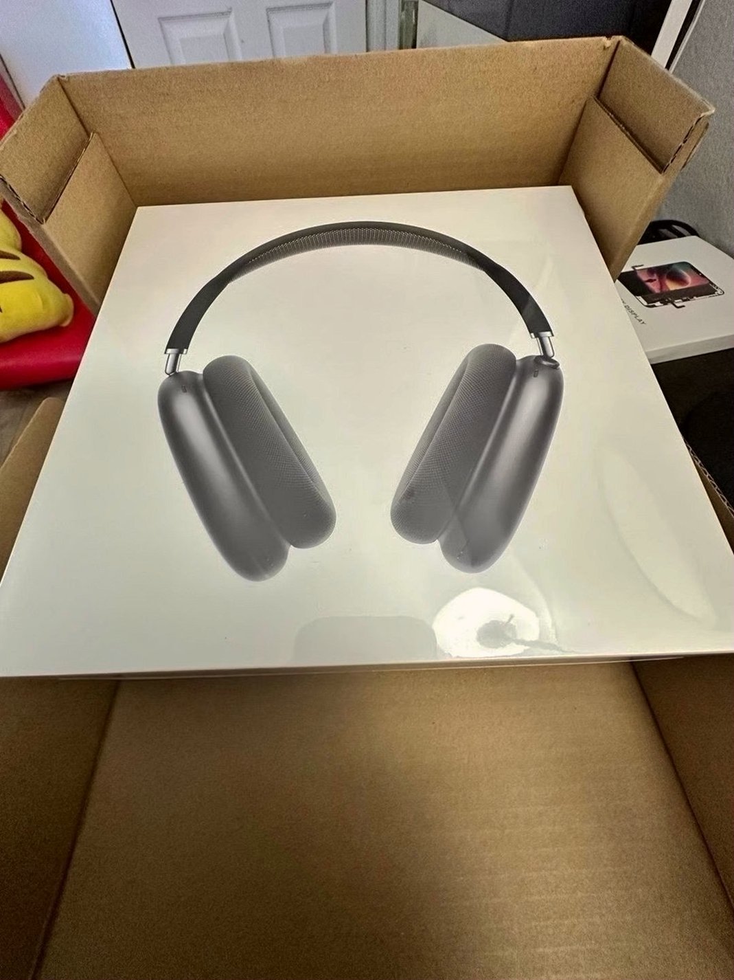 Apple AirPods Max Space Gray Unlocked - Used