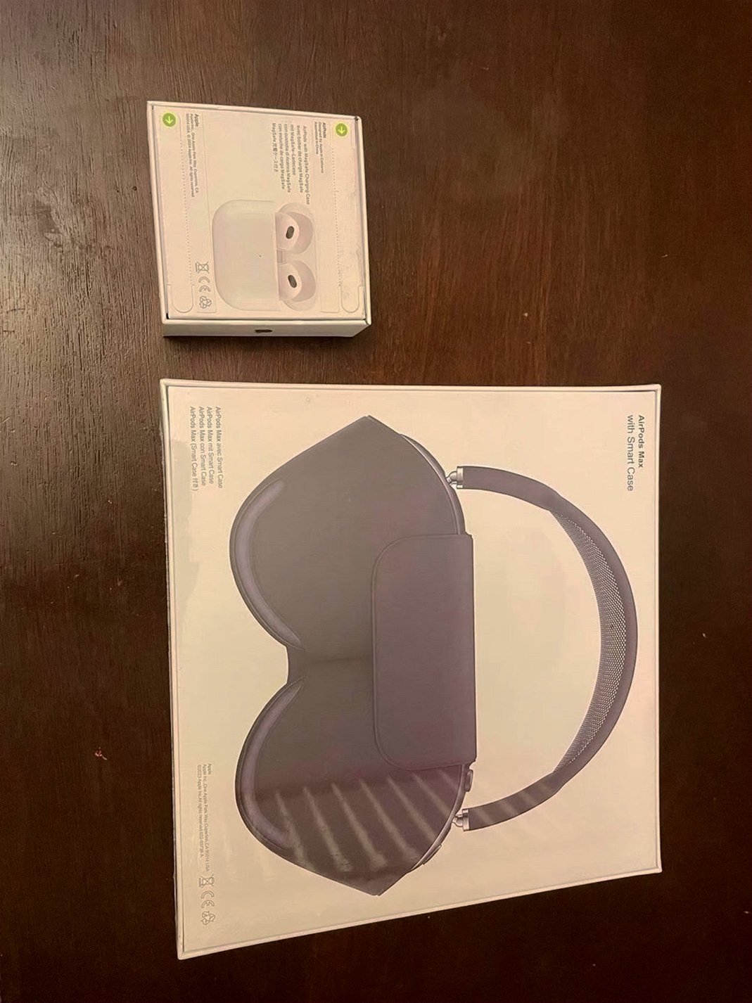 Apple AirPods Max & Pro 7F72 Grey Unlocked - Used image 2