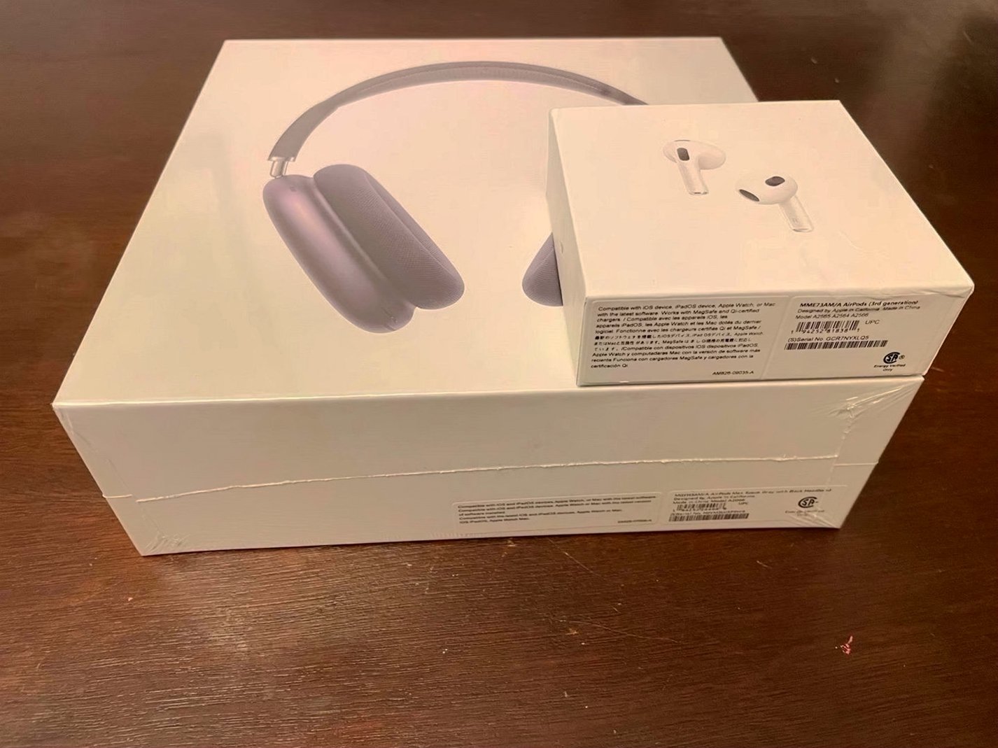 Apple AirPods Max & Pro 7F72 Grey Unlocked - Used image 3