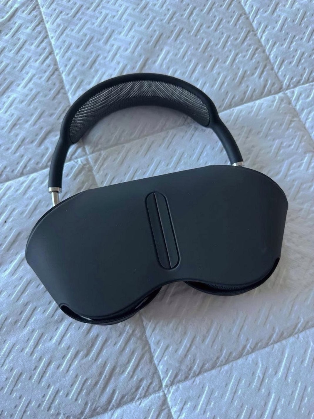 Apple Airpods Max 3E55 - Used image 2