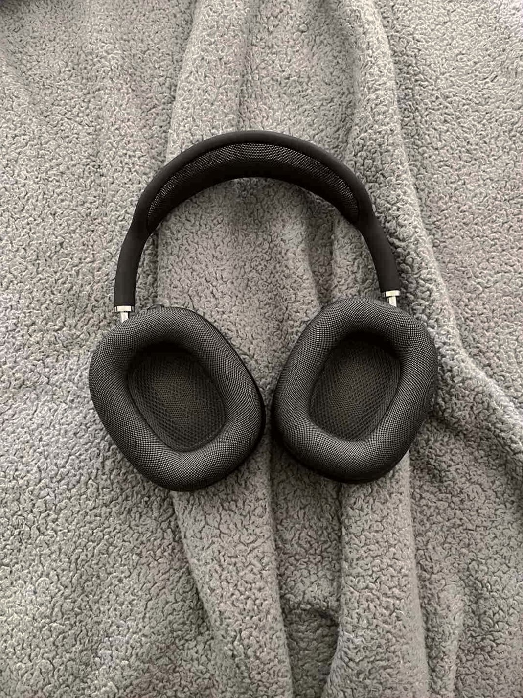 Apple AirPods Max Space Gray 3A21 Used image 4