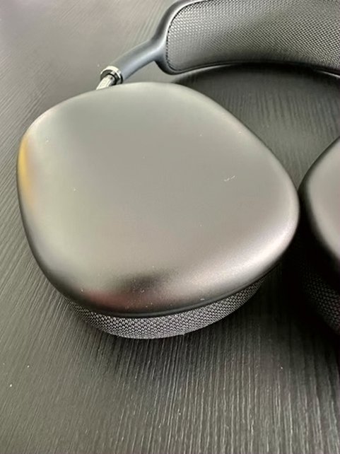 Apple AirPods Max Space Gray Unlocked - Used image 2