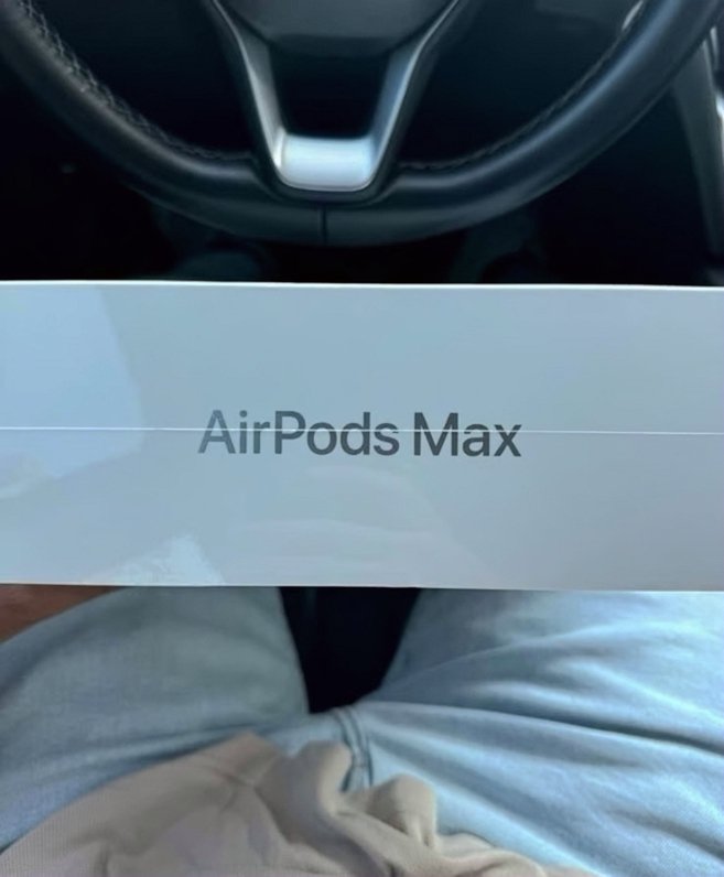 Apple AirPods Max 3W16 Used image 3