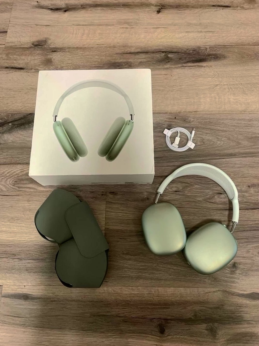 Apple AirPods Max Green Unlocked - Used