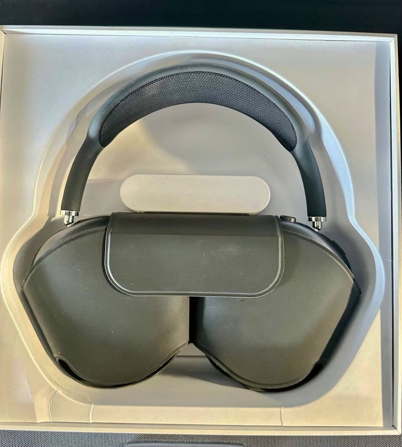 Apple AirPods Max Space Gray Used - Refurbished A Grade image 2