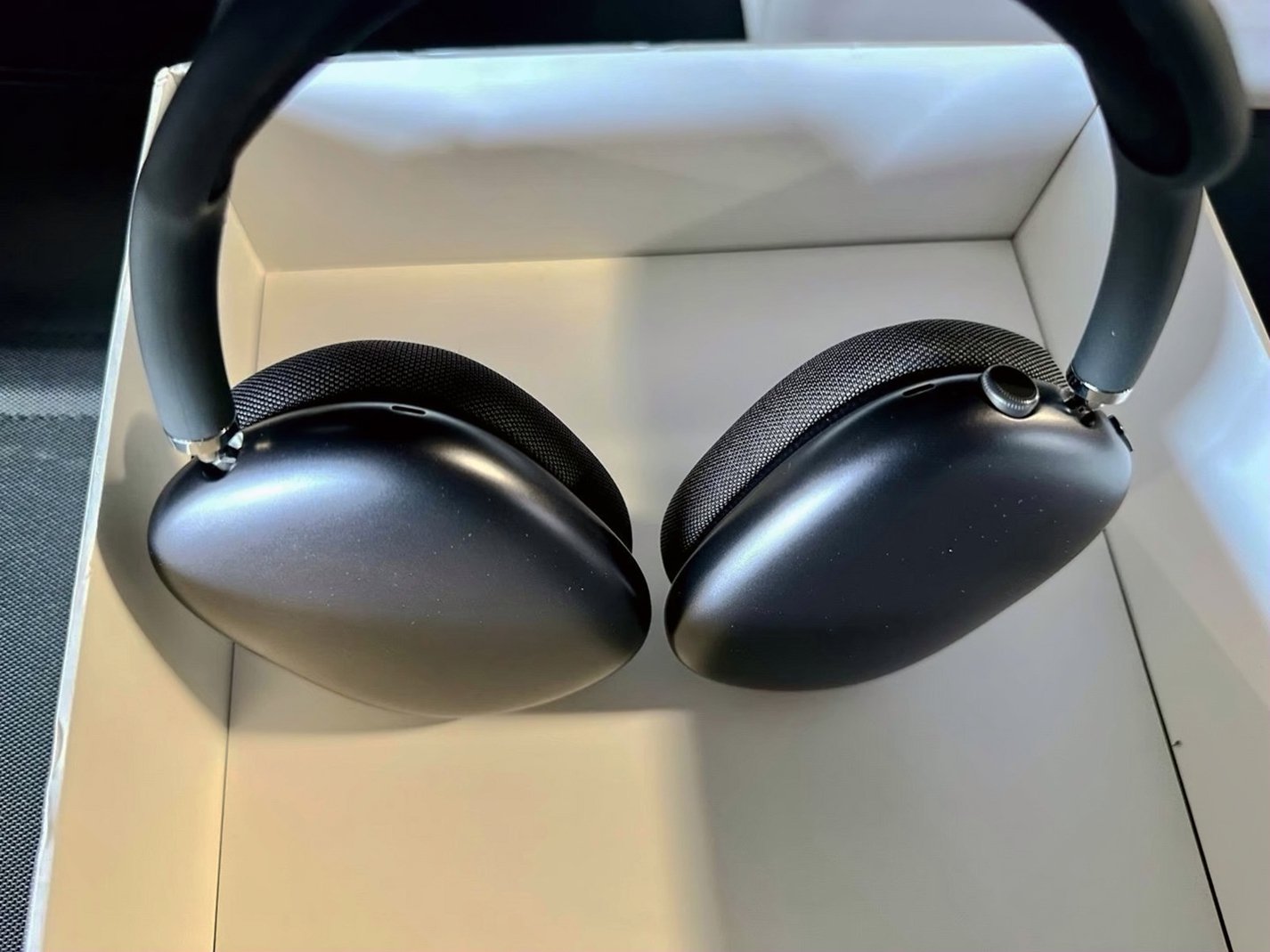 Apple AirPods Max Space Gray Used - Refurbished A Grade image 4