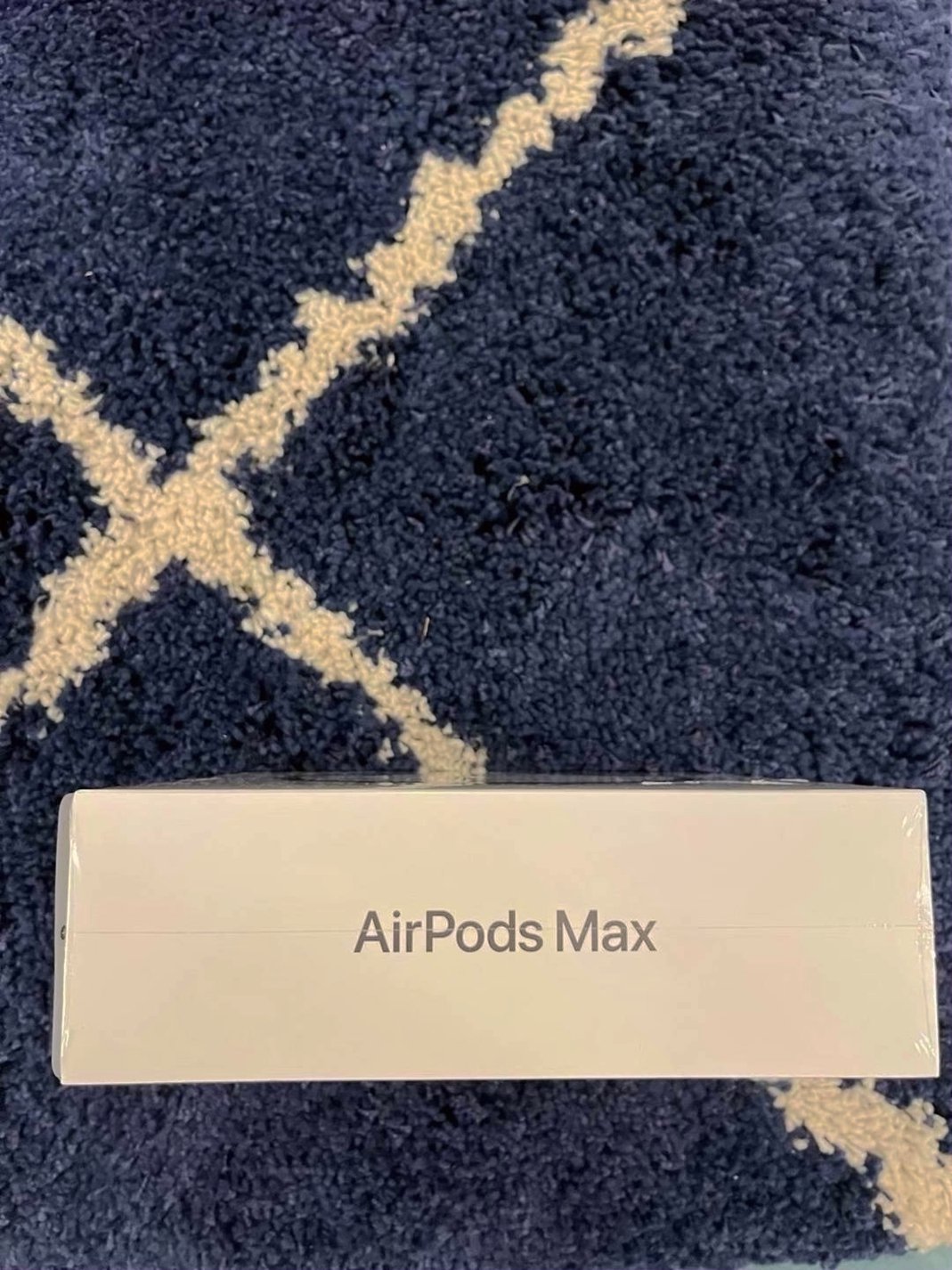 Apple AirPods Max Space Gray Unlocked - Used image 4