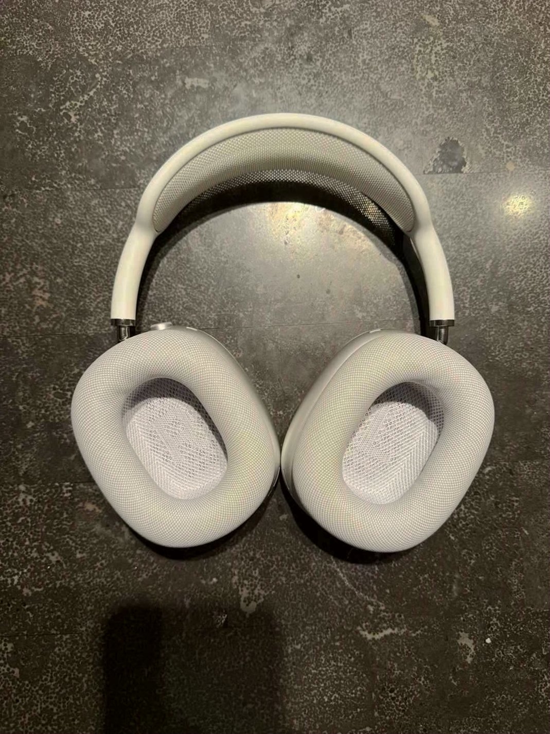 Apple AirPods Max 1st Generation Silver - Used image 2