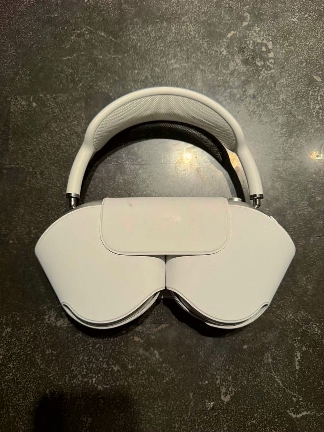 Apple AirPods Max 1st Generation Silver - Used image 3
