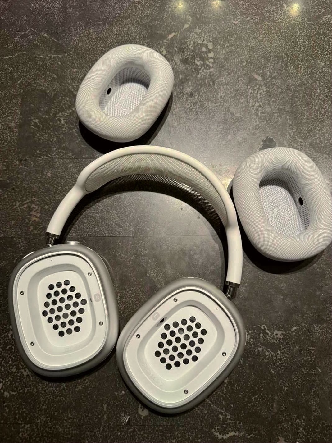 Apple AirPods Max 1st Generation Silver - Used image 5