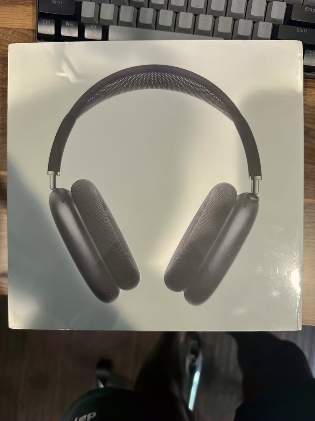 Apple AirPods Pro Max Space Gray Unlocked - Used image 2